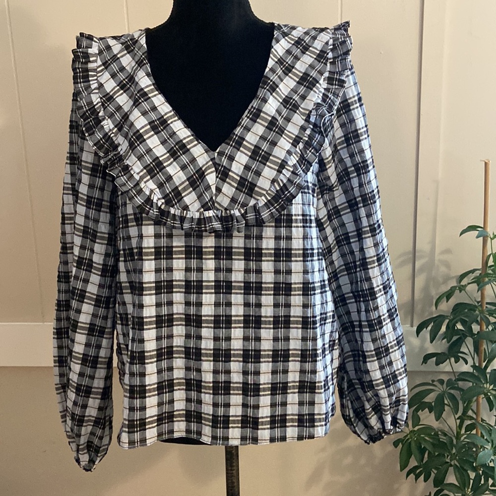 ASOS long sleeve blouse with crinkled weave neckline. Size 4